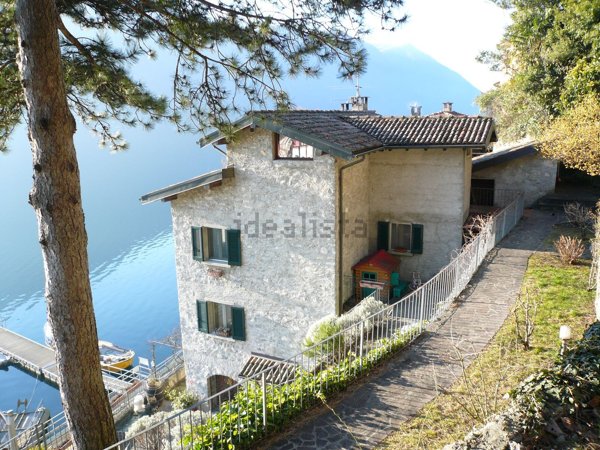 casa indipendente in vendita a Valsolda