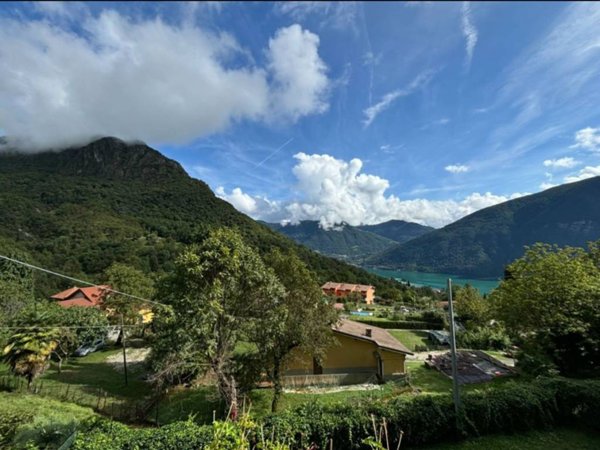 casa indipendente in vendita a Valsolda in zona Puria