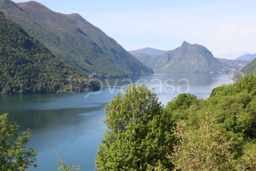 casa indipendente in vendita a Valsolda