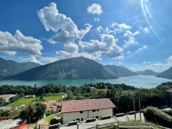 casa indipendente in vendita a Valsolda
