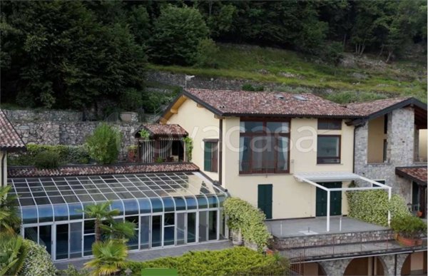 appartamento in vendita a Valsolda in zona Albogasio