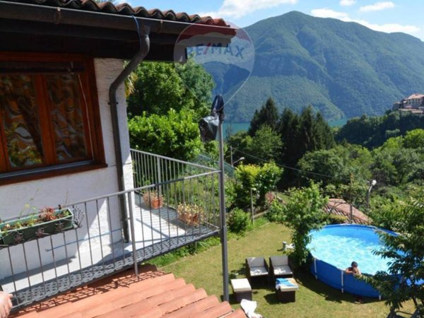 casa indipendente in vendita a Valsolda in zona Puria