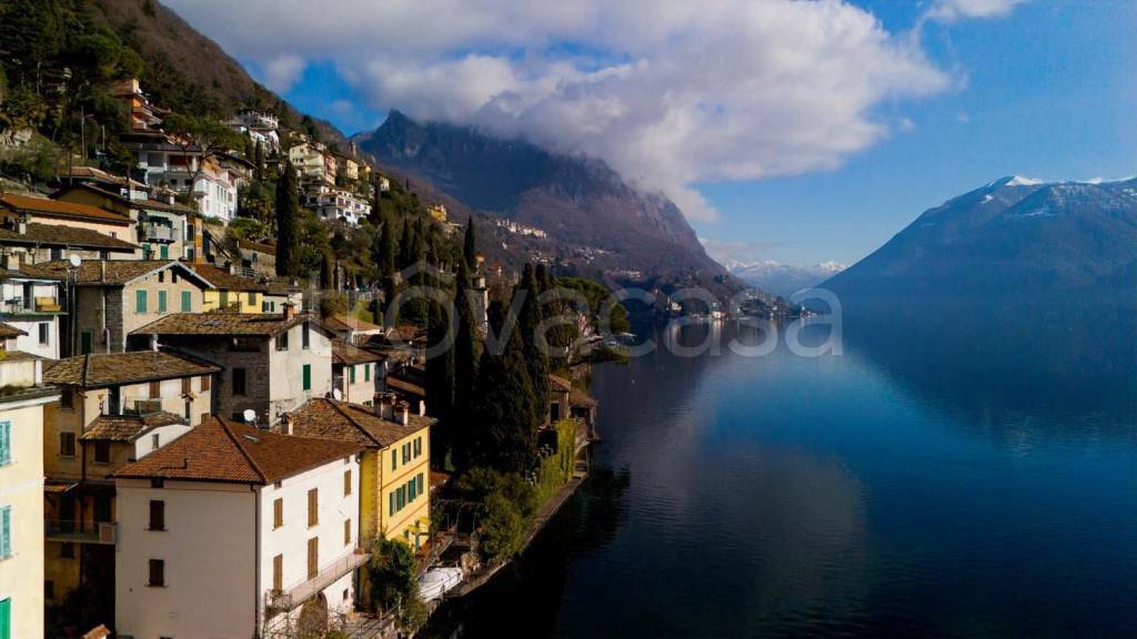 casa indipendente in vendita a Valsolda in zona Oria