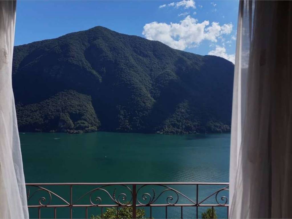 appartamento in vendita a Valsolda in zona Albogasio