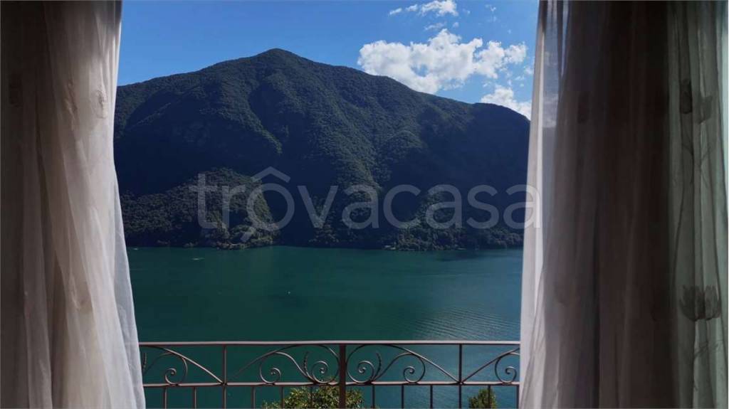 appartamento in vendita a Valsolda in zona Albogasio