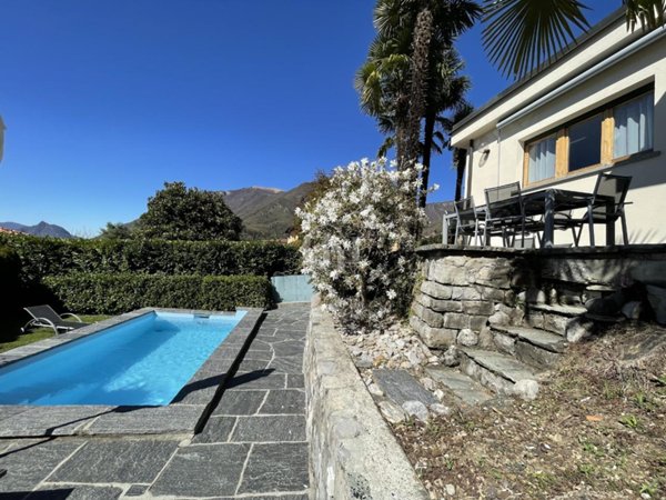 casa indipendente in vendita a Valsolda in zona Drano