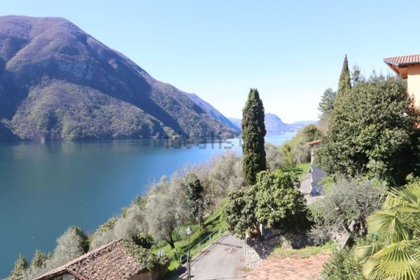 appartamento in vendita a Valsolda in zona Cressogno