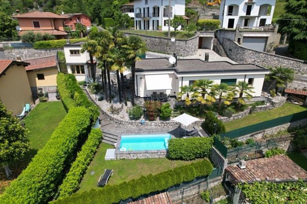 casa indipendente in vendita a Valsolda in zona Drano