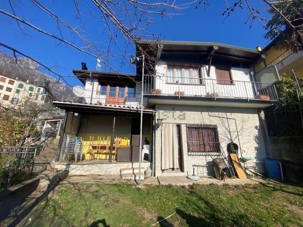 casa indipendente in vendita a Valsolda in zona Puria