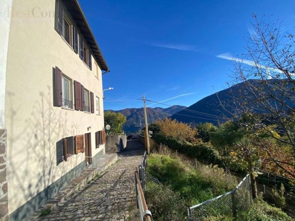 appartamento in vendita a Valsolda in zona Puria