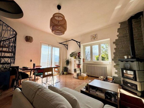 casa indipendente in vendita a Valsolda in zona San Mamete