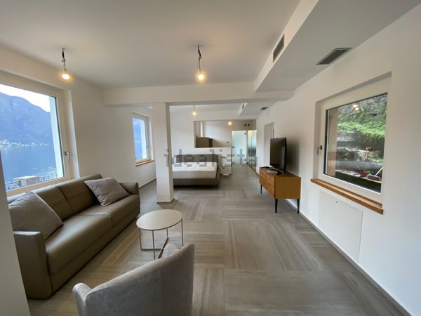 casa indipendente in vendita a Valsolda