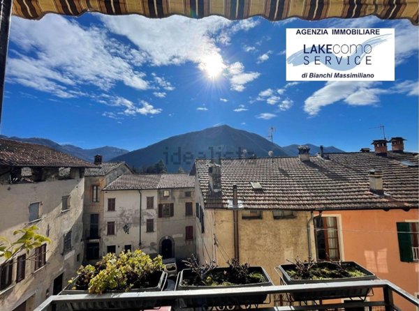 casa indipendente in vendita a Valsolda in zona Loggio