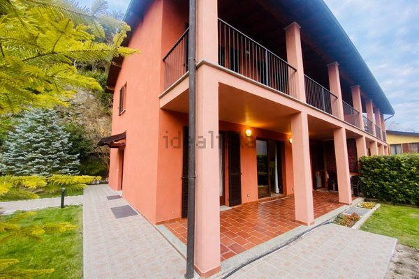 casa indipendente in vendita a Valsolda