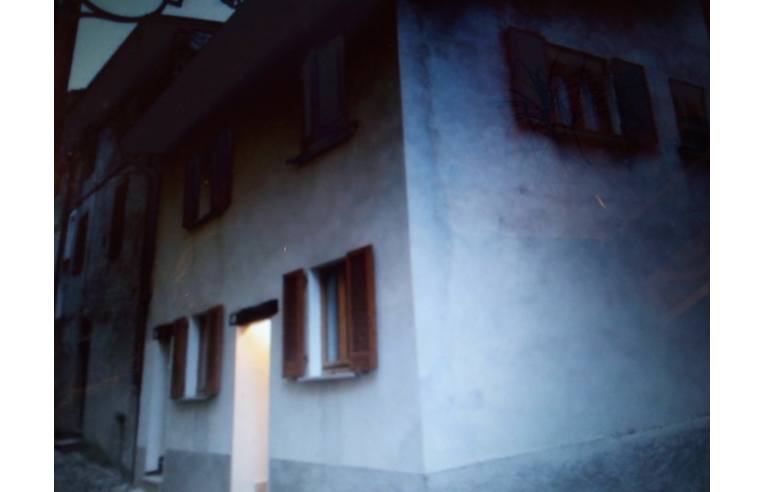 appartamento in vendita a Valsolda in zona Loggio