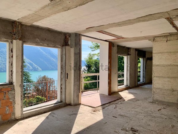 casa indipendente in vendita a Valsolda