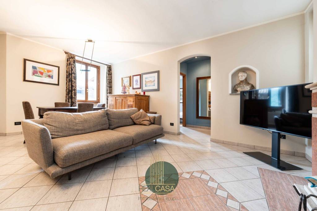 casa indipendente in vendita a Valsolda in zona Cressogno