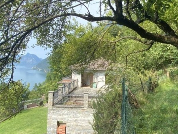 casa indipendente in vendita a Valsolda
