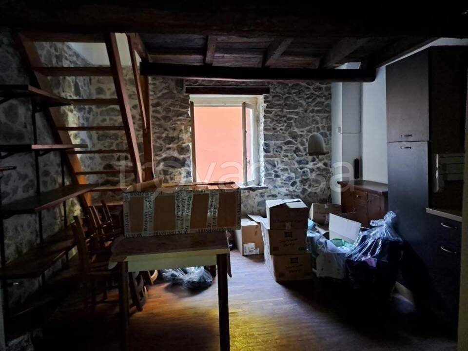 casa indipendente in vendita a Valsolda in zona San Mamete