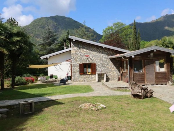 casa indipendente in vendita a Valsolda