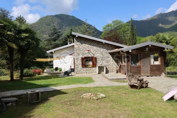 casa indipendente in vendita a Valsolda