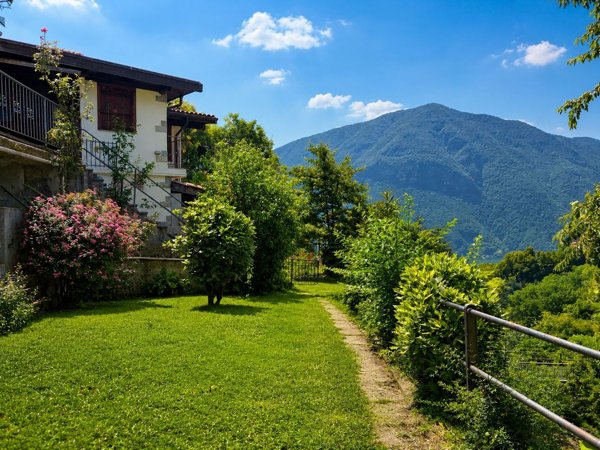 casa indipendente in vendita a Valsolda in zona Drano