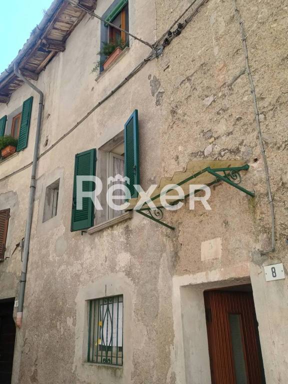 appartamento in vendita a Valsolda in zona Drano