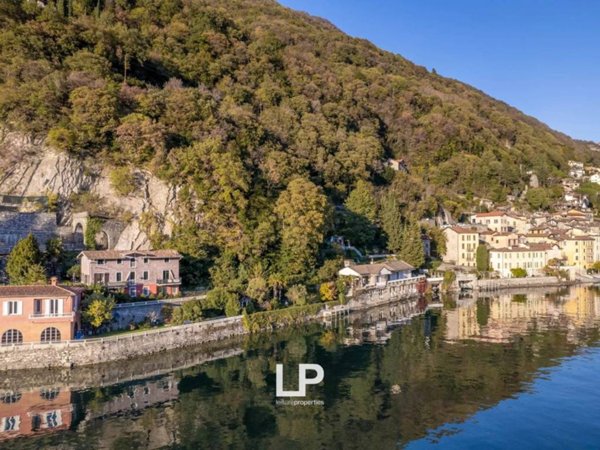 casa indipendente in vendita a Valsolda in zona Oria