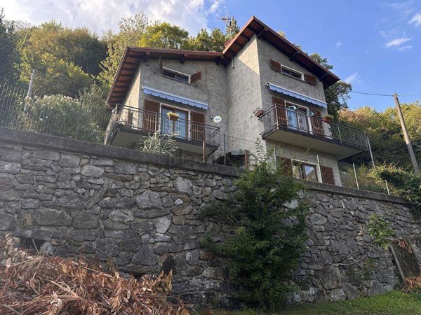 casa indipendente in vendita a Valsolda