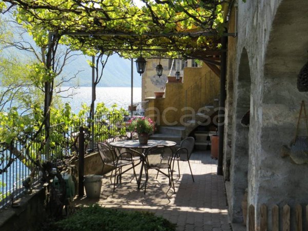 casa indipendente in vendita a Valsolda in zona Dasio e Castello