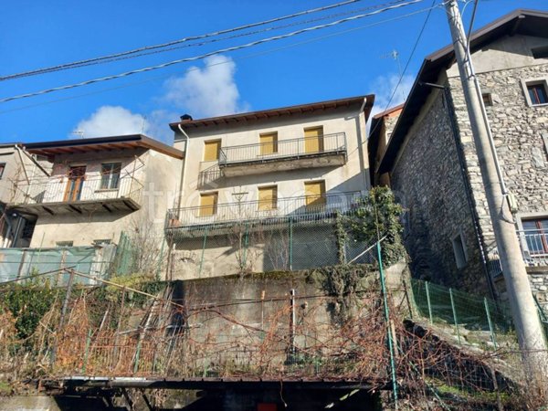 casa indipendente in vendita a Veleso in zona Erno