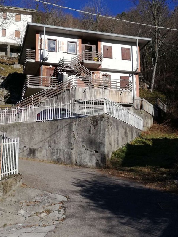 casa indipendente in vendita a Veleso in zona Erno