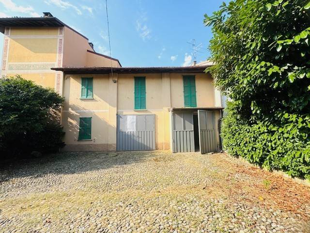 casa indipendente in vendita a Veniano