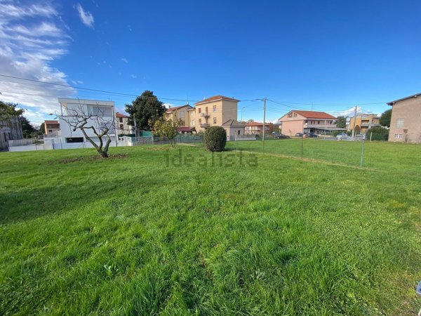 terreno edificabile in vendita a Veniano