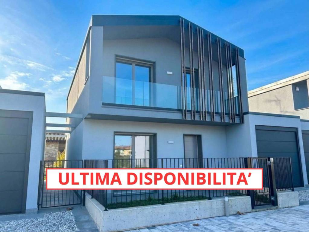 casa indipendente in vendita a Veniano