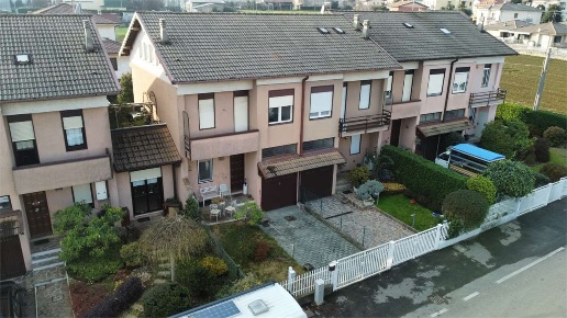 casa indipendente in vendita a Veniano