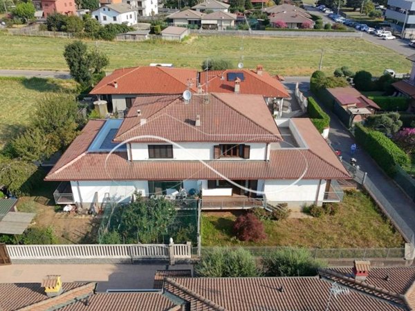 casa indipendente in vendita a Veniano