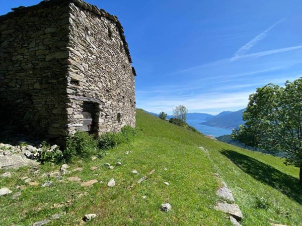 casa indipendente in vendita a Vercana