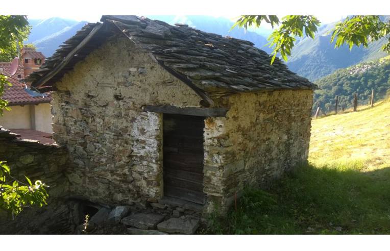 casa indipendente in vendita a Vercana in zona Càino