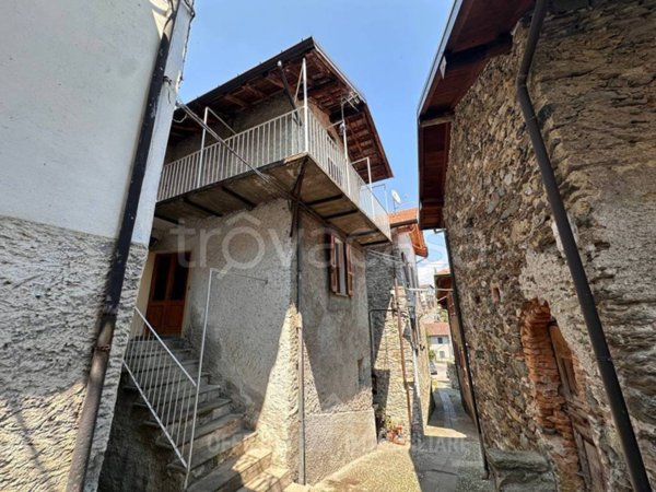 casa indipendente in vendita a Vercana in zona Cassera
