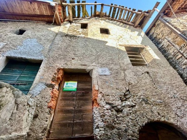 appartamento in vendita a Vercana in zona Càino