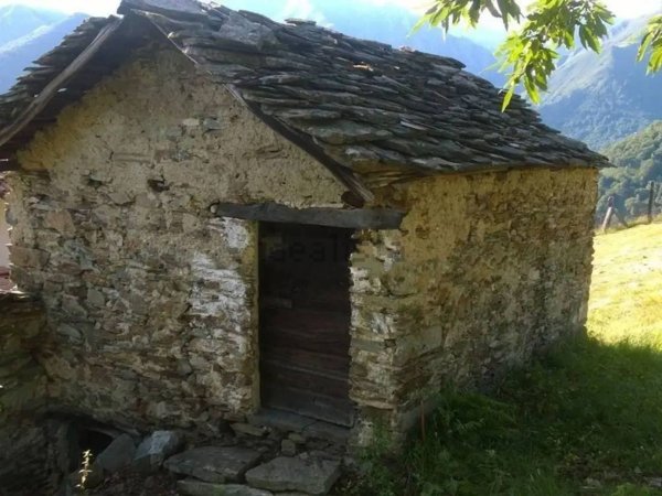 casale in vendita a Vercana in zona Càino