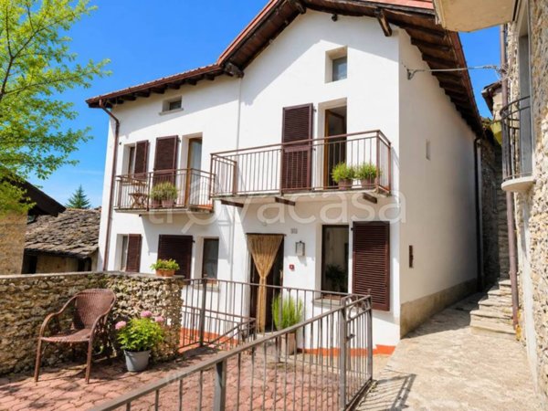 casa indipendente in vendita a Vercana in zona Càino
