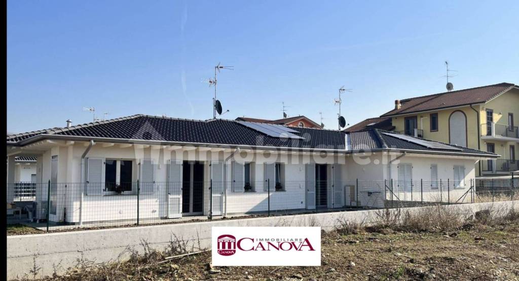 casa indipendente in vendita a Vertemate con Minoprio
