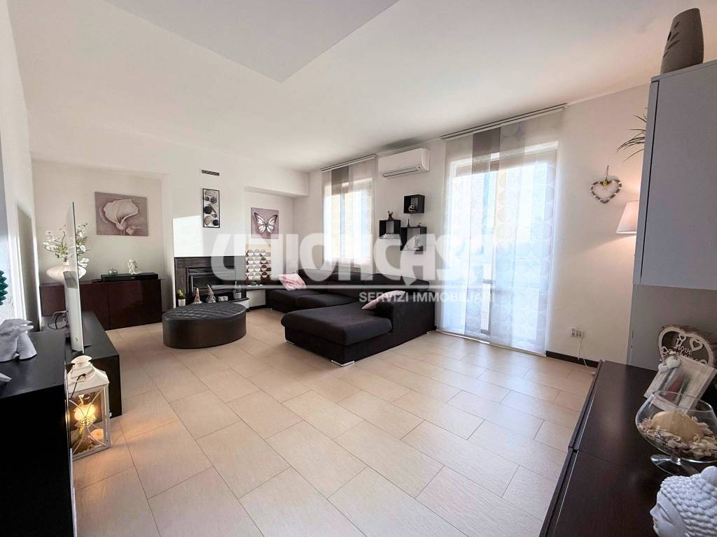 casa indipendente in vendita a Vertemate con Minoprio