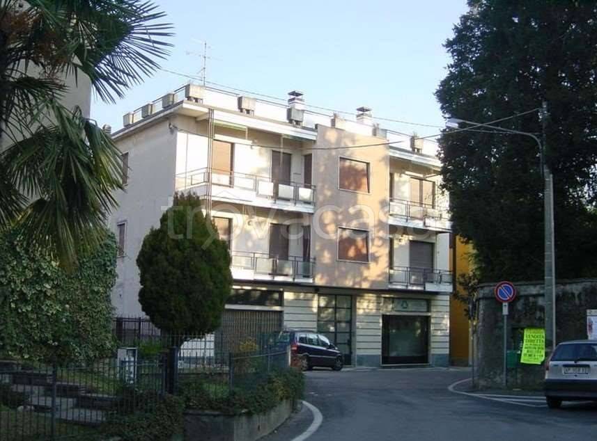 negozio in vendita a Vertemate con Minoprio