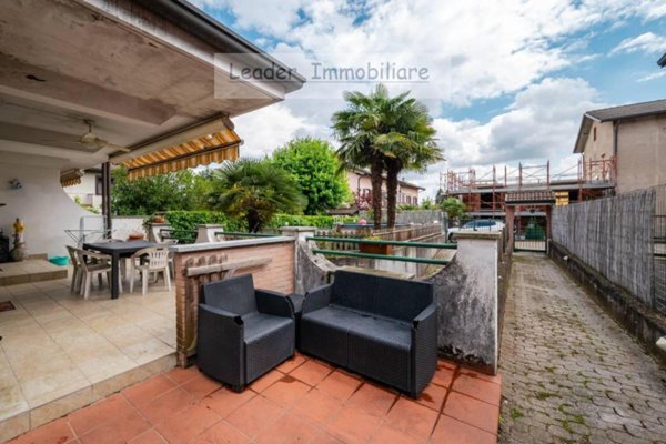casa indipendente in vendita a Vertemate con Minoprio