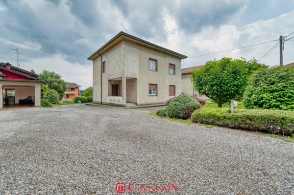 casa indipendente in vendita a Vertemate con Minoprio