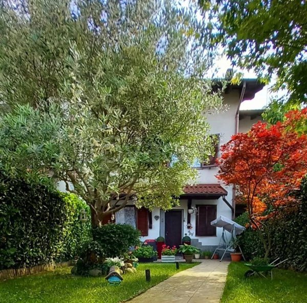 casa indipendente in vendita a Vertemate con Minoprio