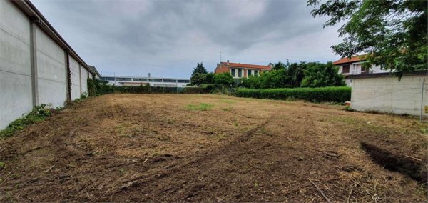 terreno edificabile in vendita a Vertemate con Minoprio